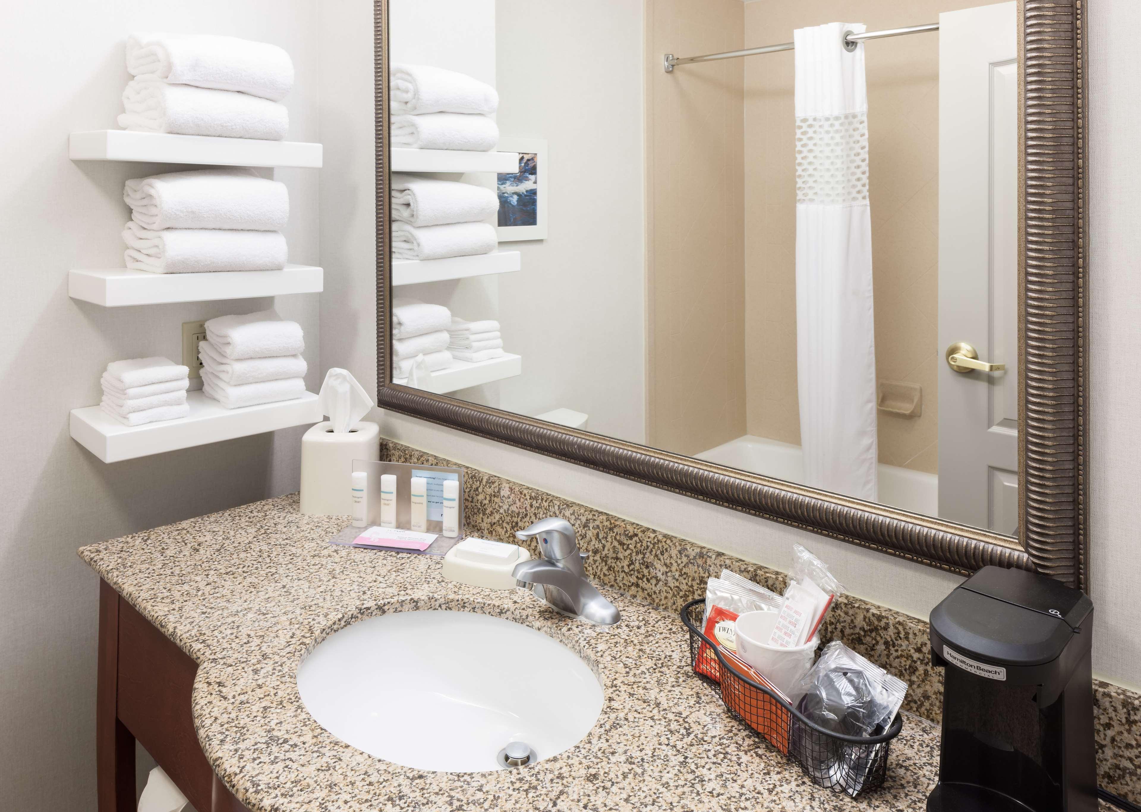 Hampton Inn & Suites סידר רפידס מראה חיצוני תמונה