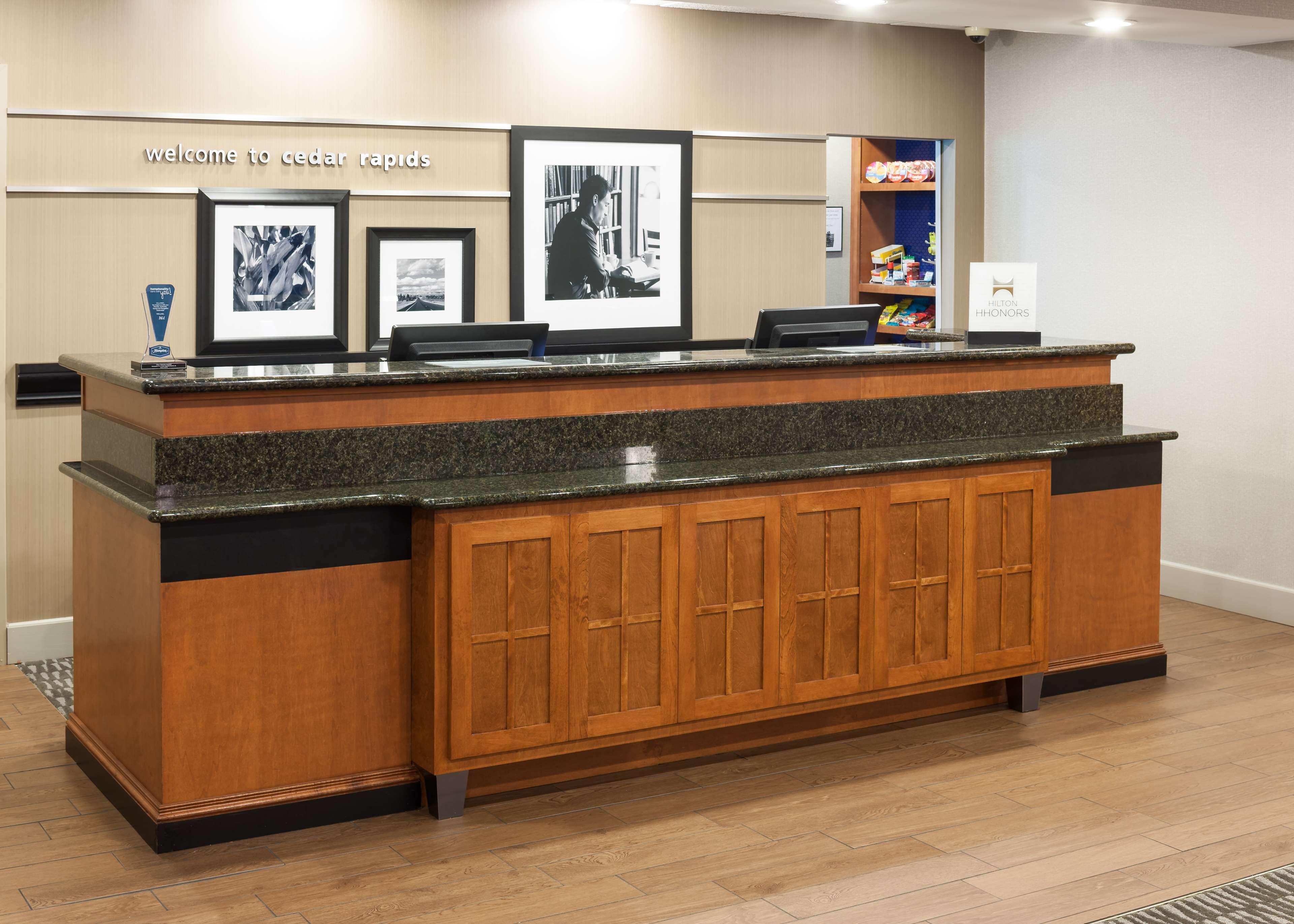 Hampton Inn & Suites סידר רפידס מראה חיצוני תמונה