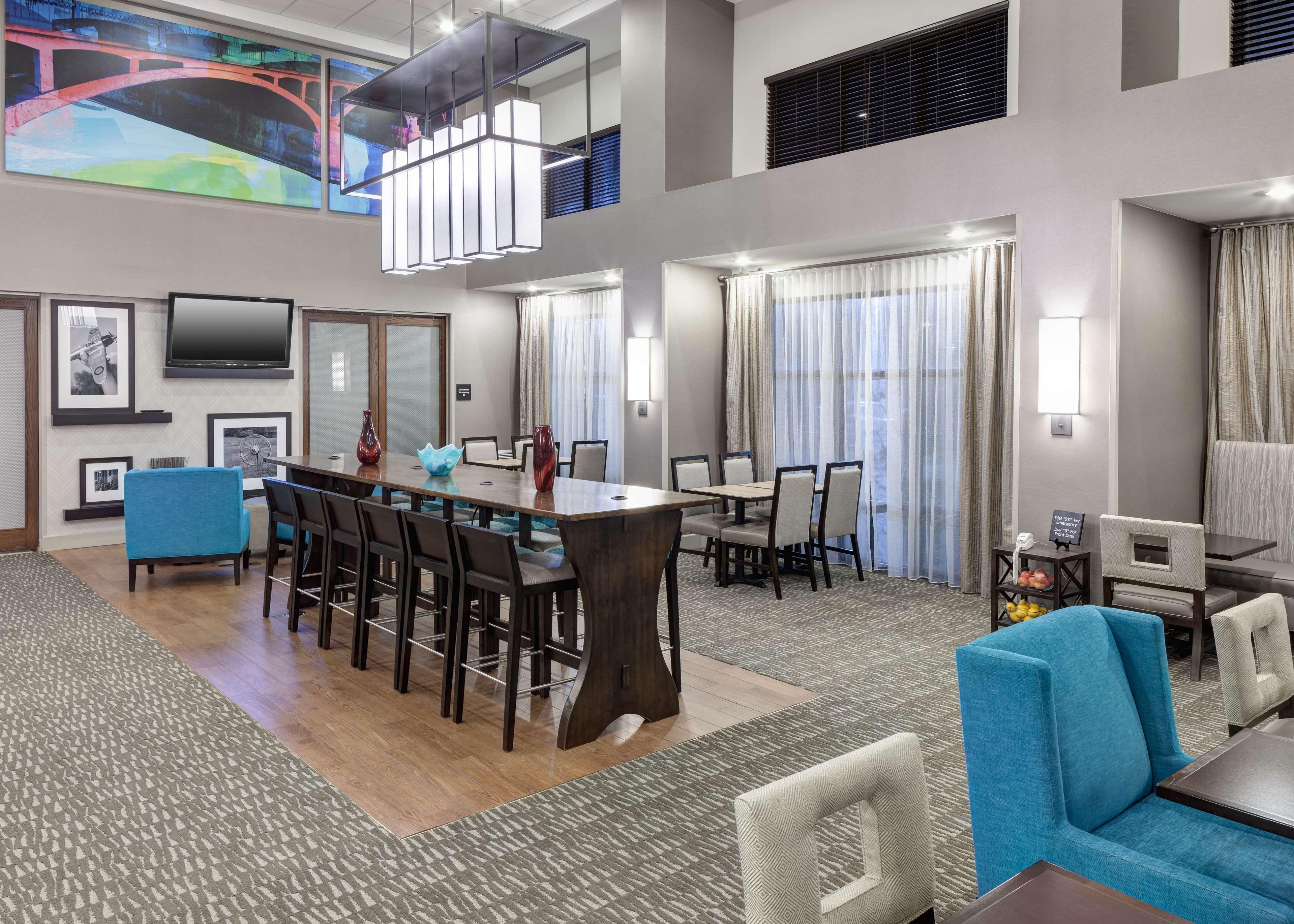 Hampton Inn & Suites סידר רפידס מראה חיצוני תמונה