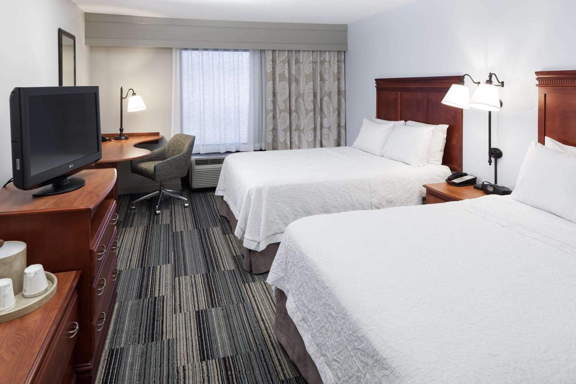 Hampton Inn & Suites סידר רפידס מראה חיצוני תמונה