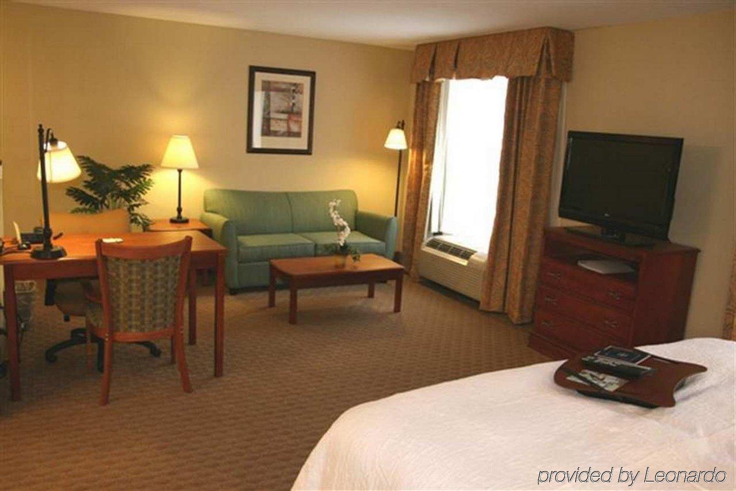 Hampton Inn & Suites סידר רפידס חדר תמונה